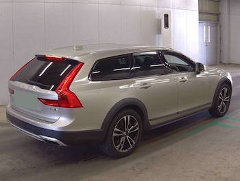Used Volvo V90 2017 for sale - 79437560: Photo