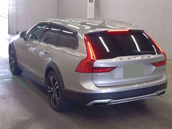 Used Volvo V90 2017 for sale - 79437560: Photo