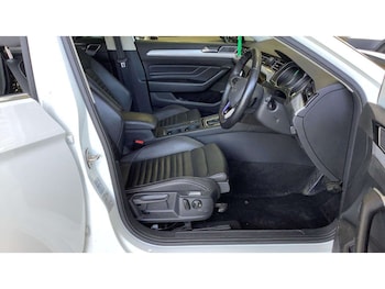 Used Volkswagen Passat 2020 for sale - 76776838: Photo