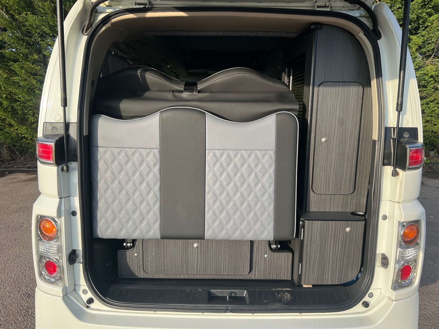 Used Nissan Elgrand 2020 for sale - 77735044: Photo 12