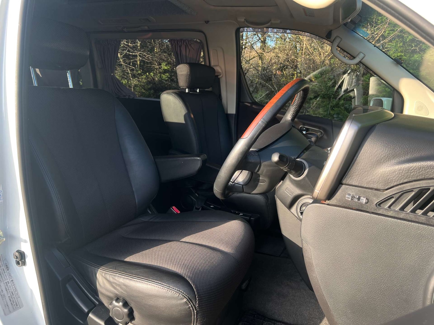 Used Nissan Elgrand 2020 for sale - 77735044: Photo 19