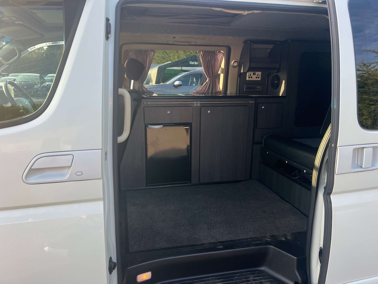 Used Nissan Elgrand 2020 for sale - 77735044: Photo 20