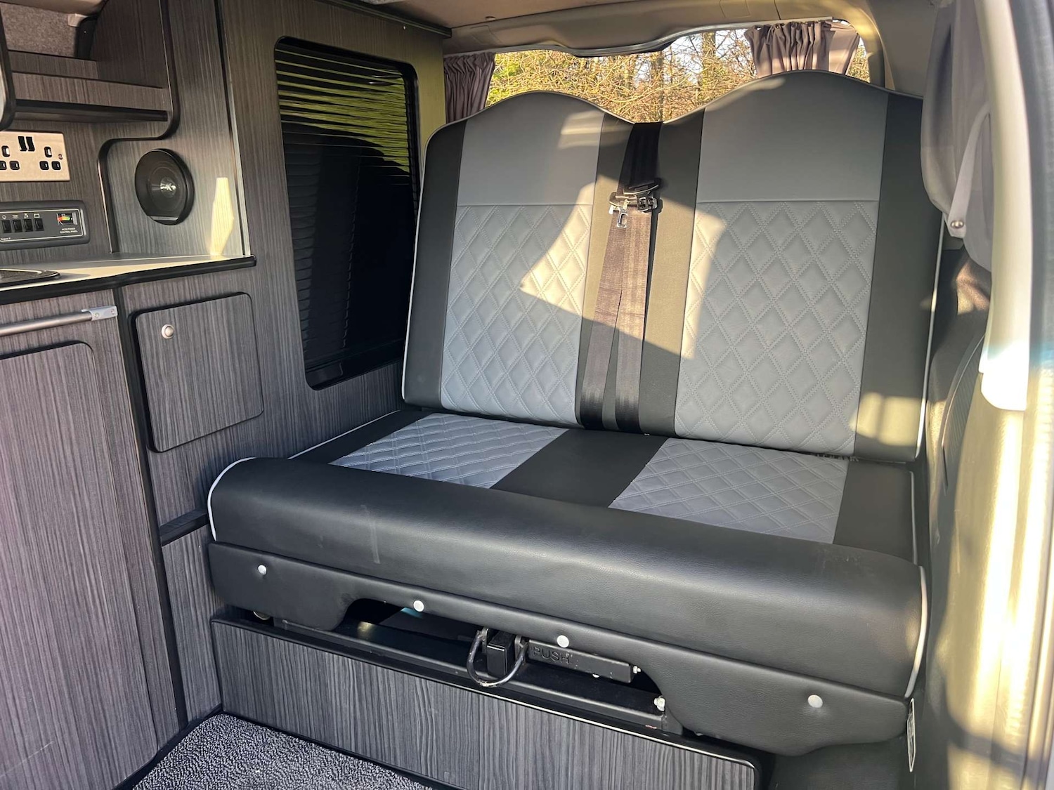 Used Nissan Elgrand 2020 for sale - 77735044: Photo 21