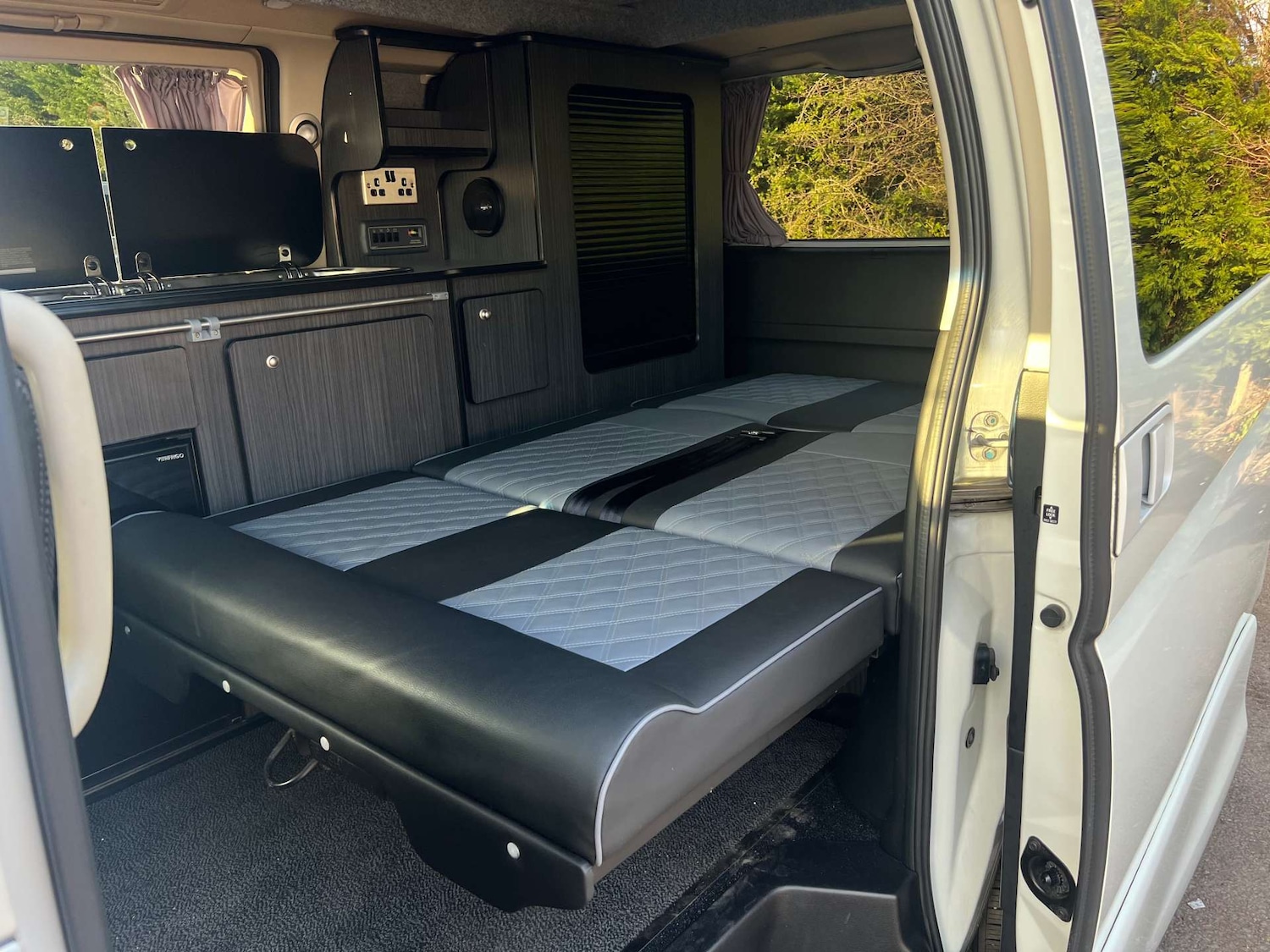 Used Nissan Elgrand 2020 for sale - 77735044: Photo 22