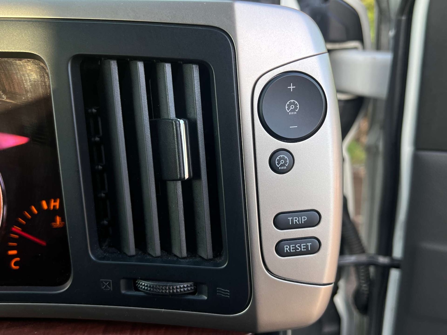 Used Nissan Elgrand 2020 for sale - 77735044: Photo 31