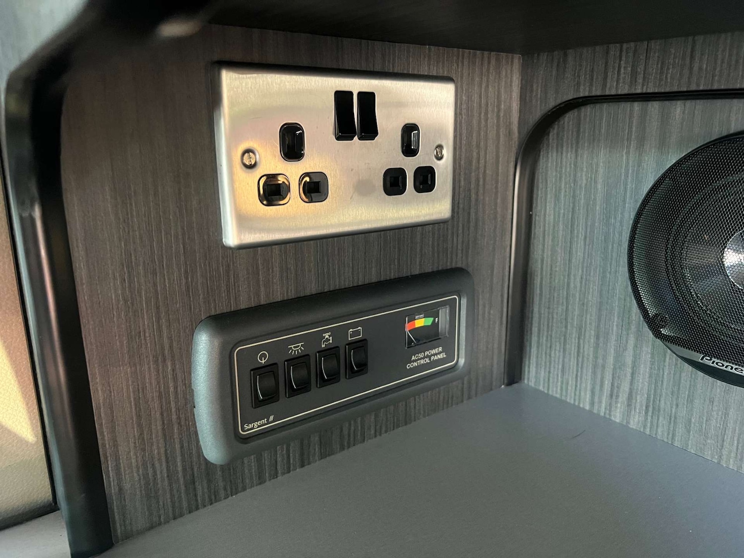 Used Nissan Elgrand 2020 for sale - 77735044: Photo 46