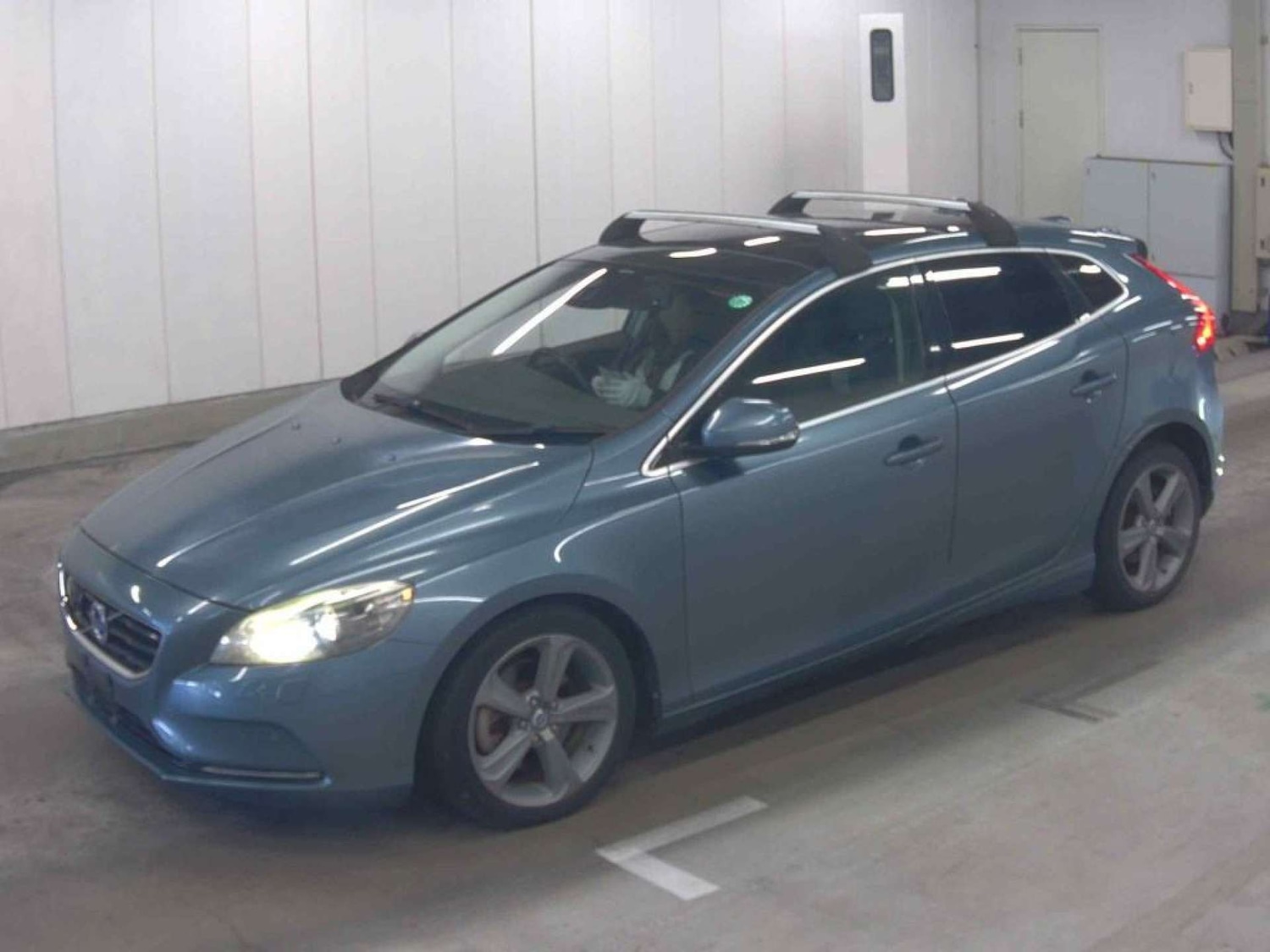 Used Volvo V40 2013 for sale - 78162713: Photo 4