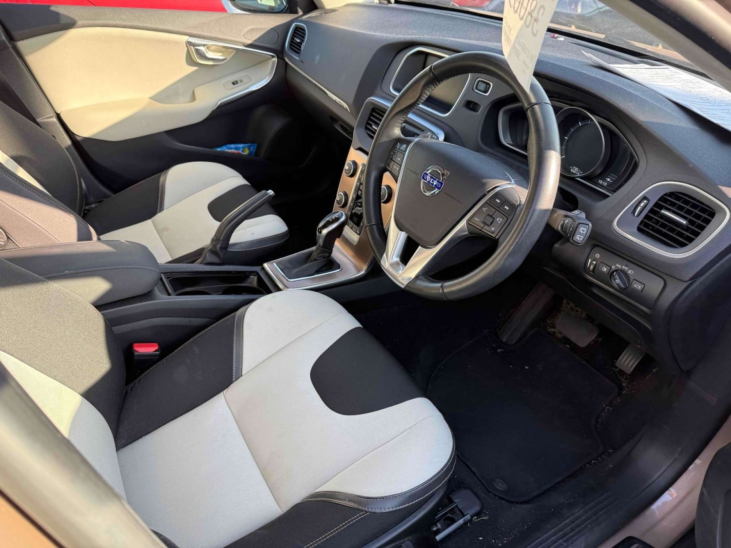 Used Volvo V40 2016 for sale - 77850631: Photo 15