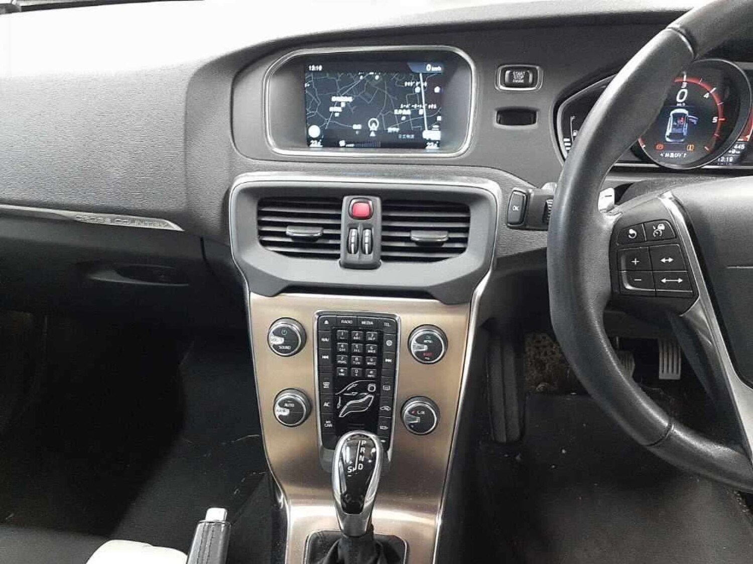 Used Volvo V40 2016 for sale - 77850631: Photo 18