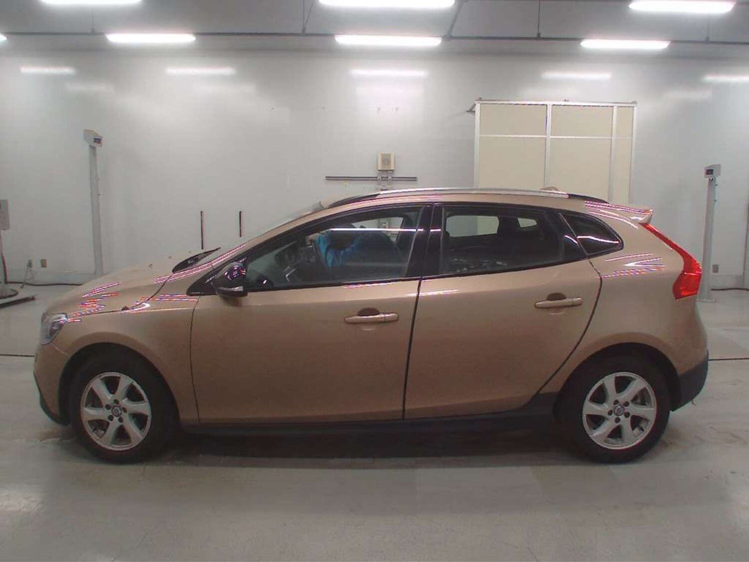 Used Volvo V40 2016 for sale - 77850631: Photo 6