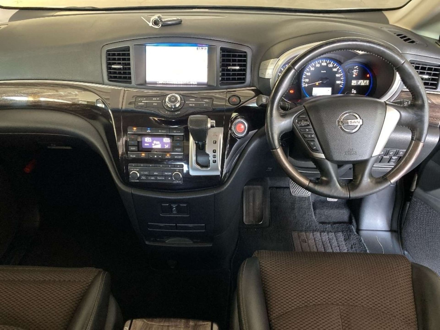 Used Nissan Elgrand 2013 for sale - 76971062: Photo 15