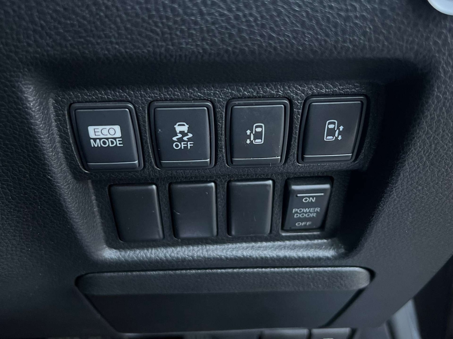 Used Nissan Elgrand 2013 for sale - 76971062: Photo 24