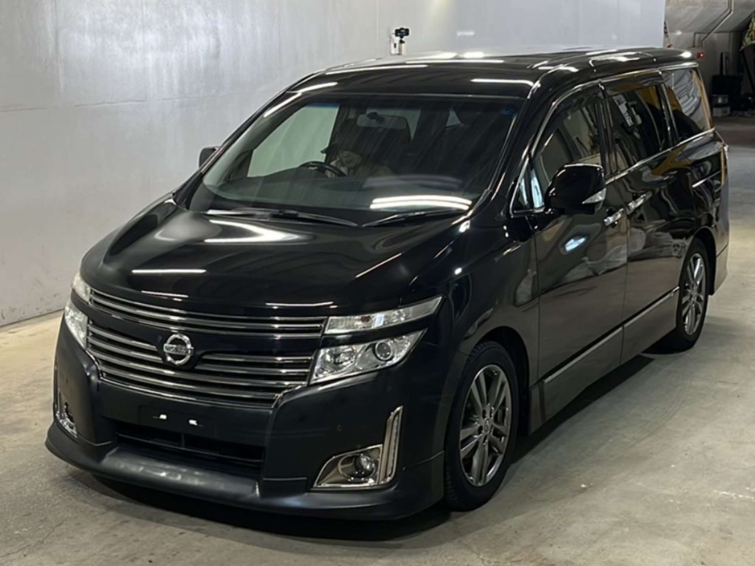 Used Nissan Elgrand 2013 for sale - 76971062: Photo 3