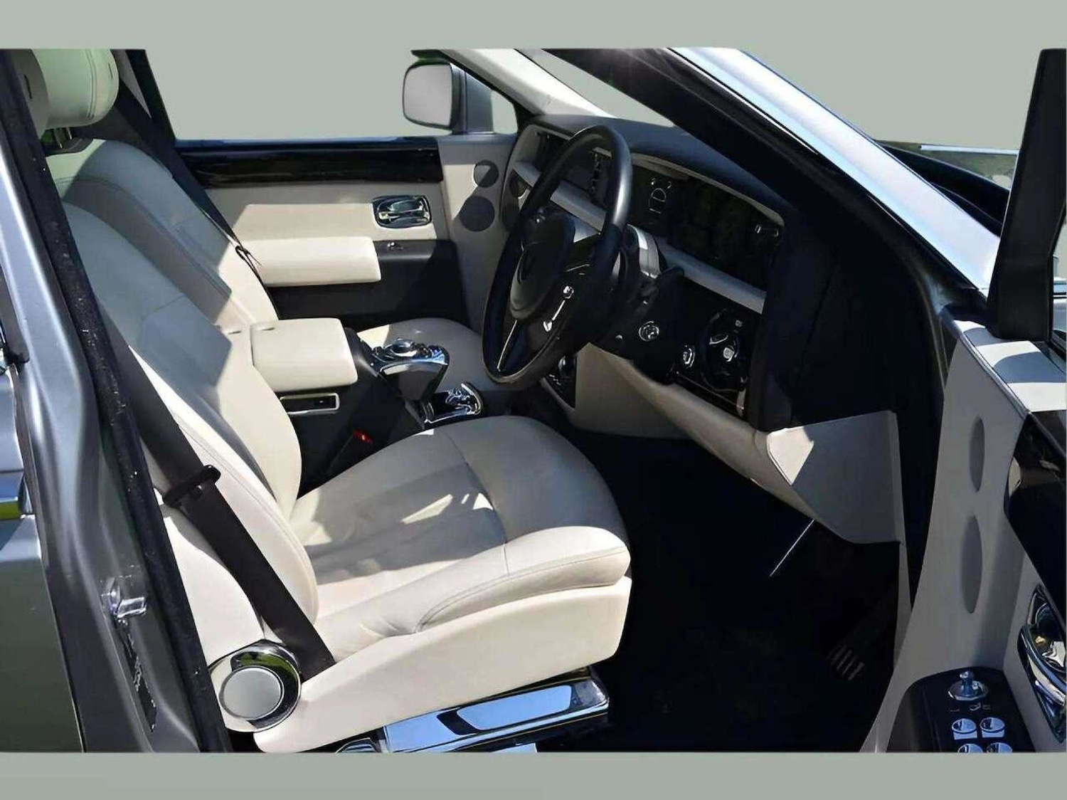 Used Rolls-Royce Phantom 2016 for sale - 76776881: Photo 17