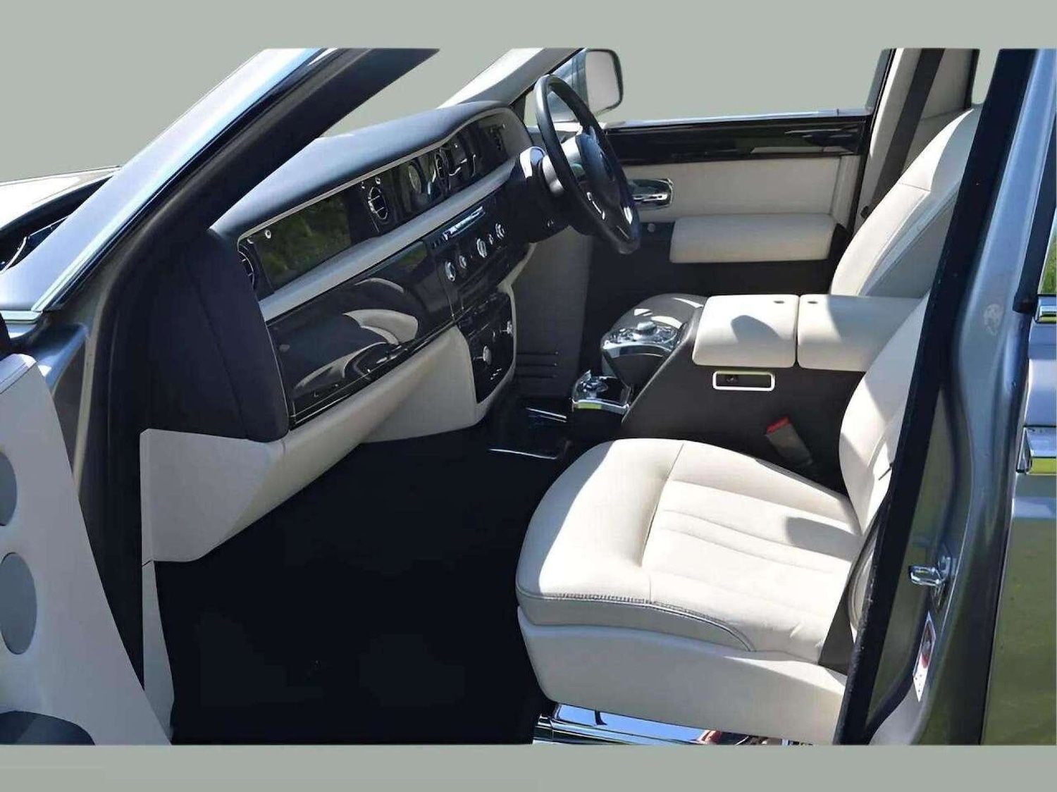 Used Rolls-Royce Phantom 2016 for sale - 76776881: Photo 18