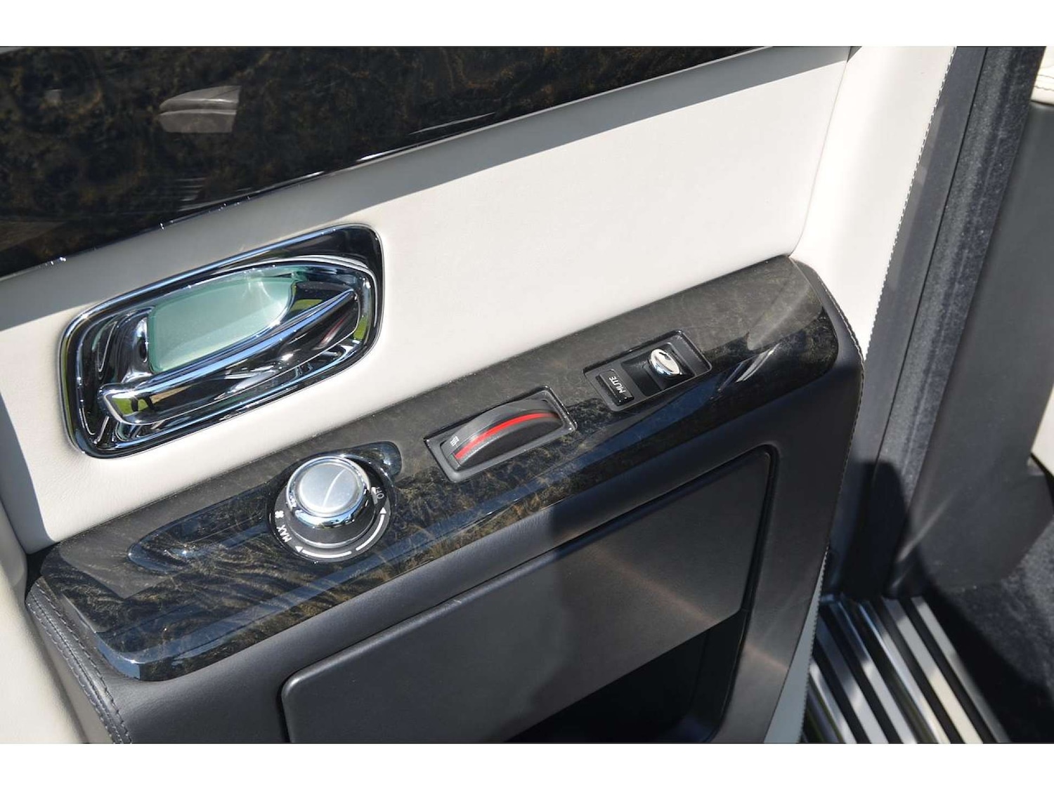 Used Rolls-Royce Phantom 2016 for sale - 76776881: Photo 36