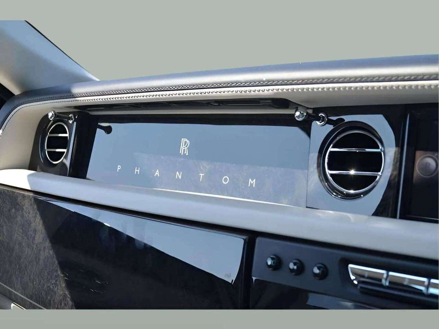 Used Rolls-Royce Phantom 2016 for sale - 76776881: Photo 50