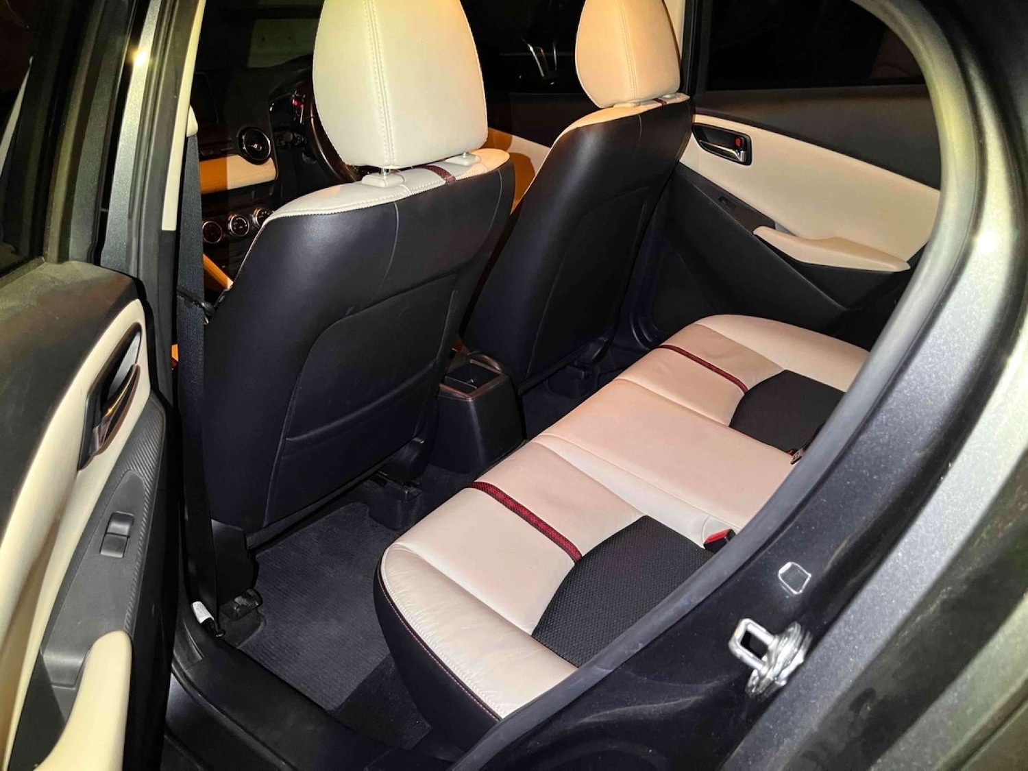 Used Mazda Mazda2 2014 for sale - 76969186: Photo 14