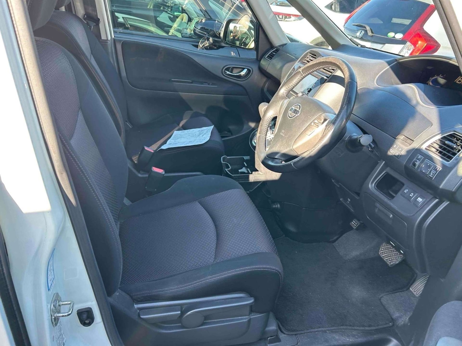 Used Nissan Serena 2012 for sale - 77022366: Photo 12