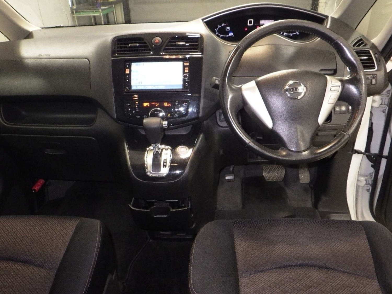Used Nissan Serena 2012 for sale - 77022366: Photo 17