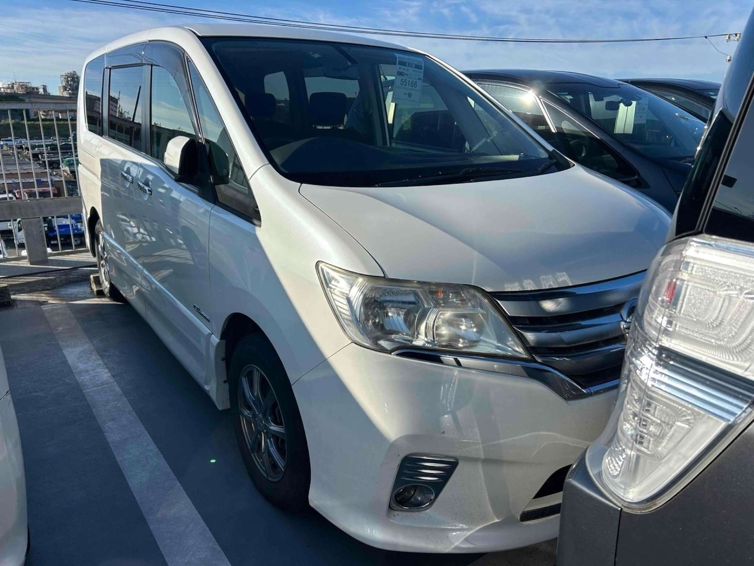 Used Nissan Serena 2012 for sale - 77022366: Photo 2