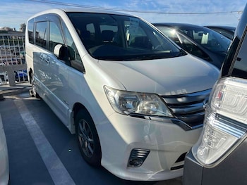Used Nissan Serena 2012 for sale - 77022366: Photo