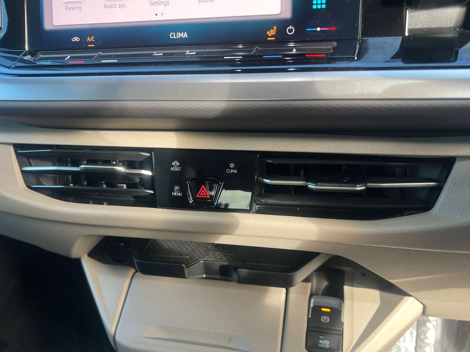 Used Volkswagen Multivan 2025 for sale - 76776854: Photo 36