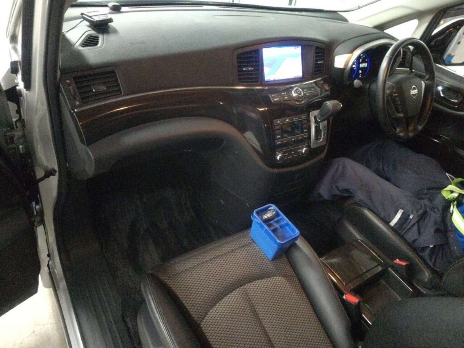 Used Nissan Elgrand 2013 for sale - 76961756: Photo 11