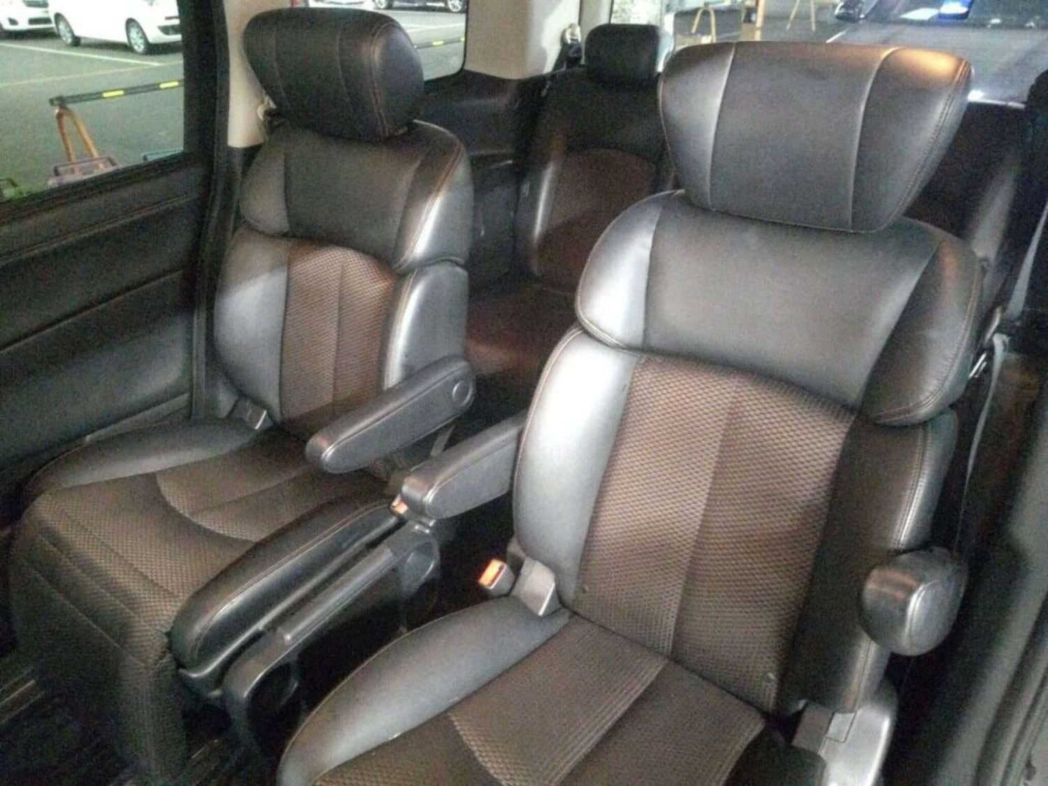 Used Nissan Elgrand 2013 for sale - 76961756: Photo 14