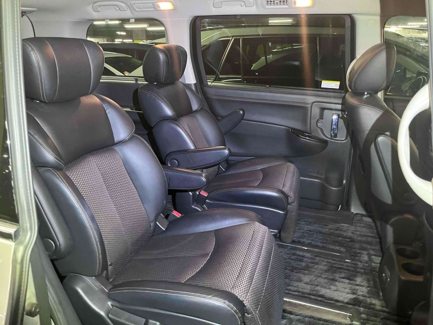 Used Nissan Elgrand 2013 for sale - 76961756: Photo 15