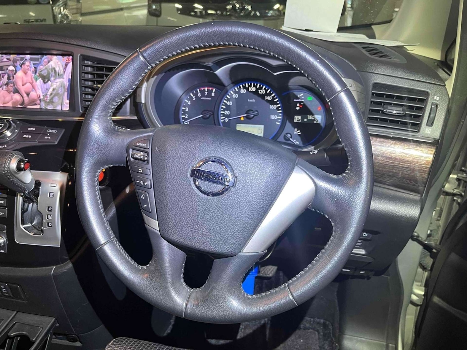 Used Nissan Elgrand 2013 for sale - 76961756: Photo 18