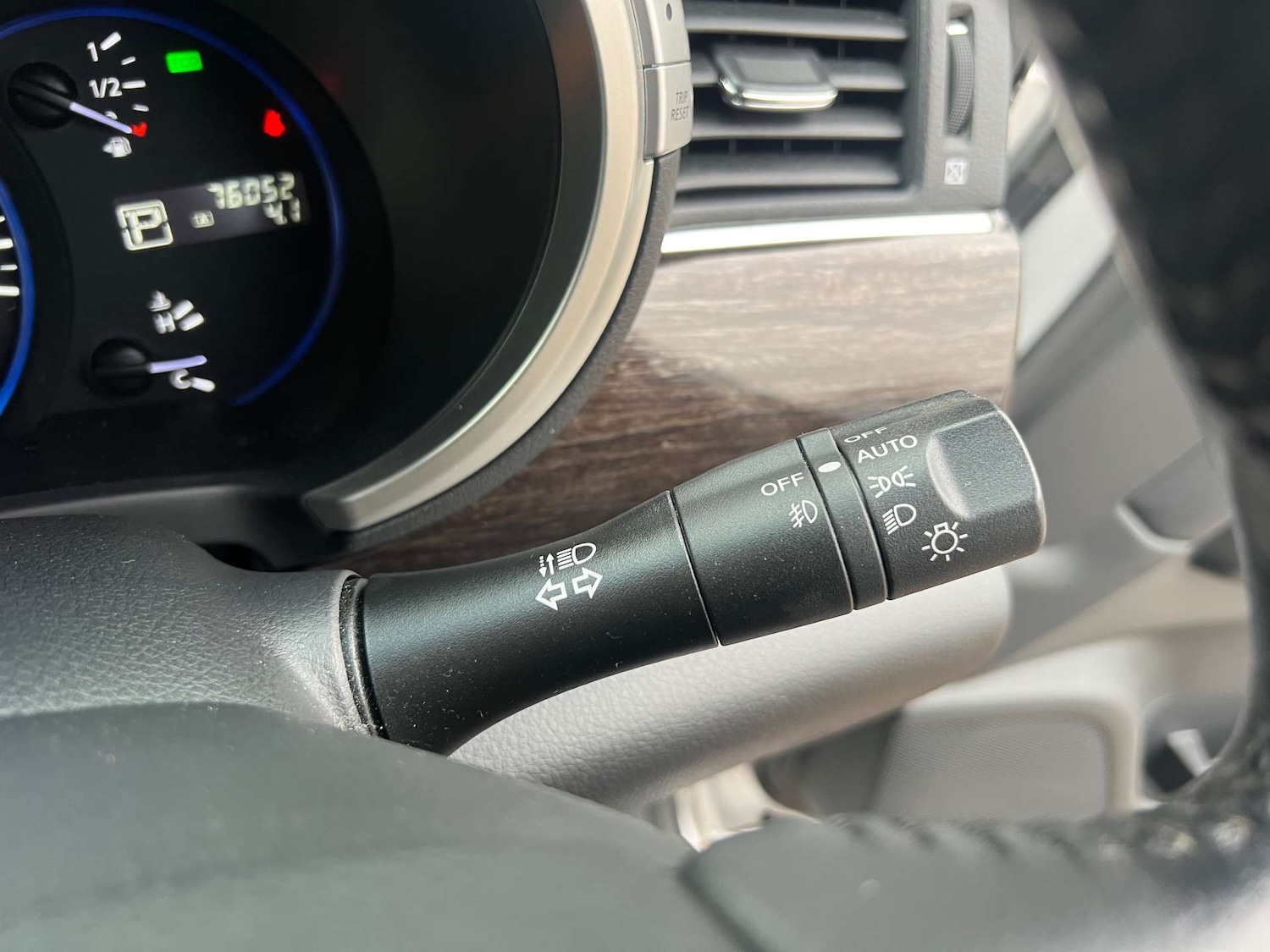 Used Nissan Elgrand 2013 for sale - 76961756: Photo 32