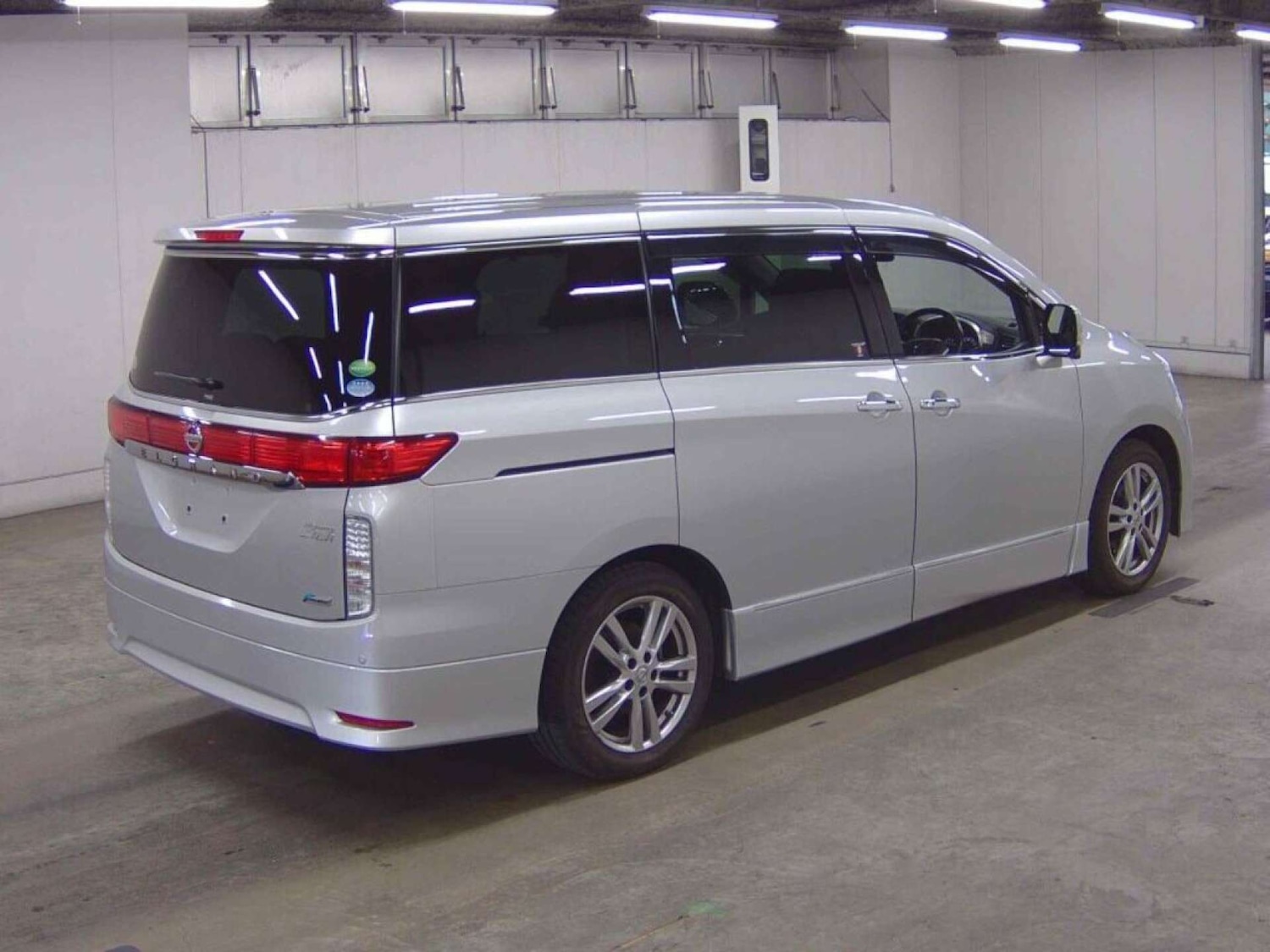 Used Nissan Elgrand 2013 for sale - 76961756: Photo 8