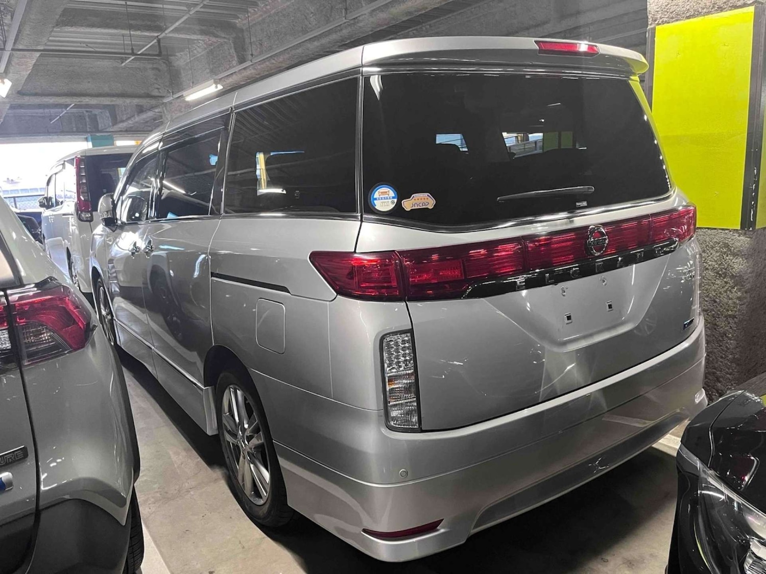 Used Nissan Elgrand 2013 for sale - 76961756: Photo 9