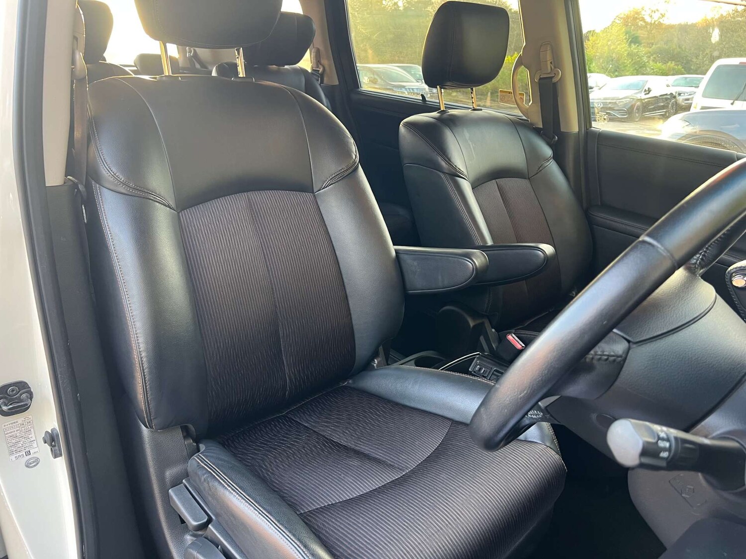 Used Nissan Elgrand 2014 for sale - 76830940: Photo 21