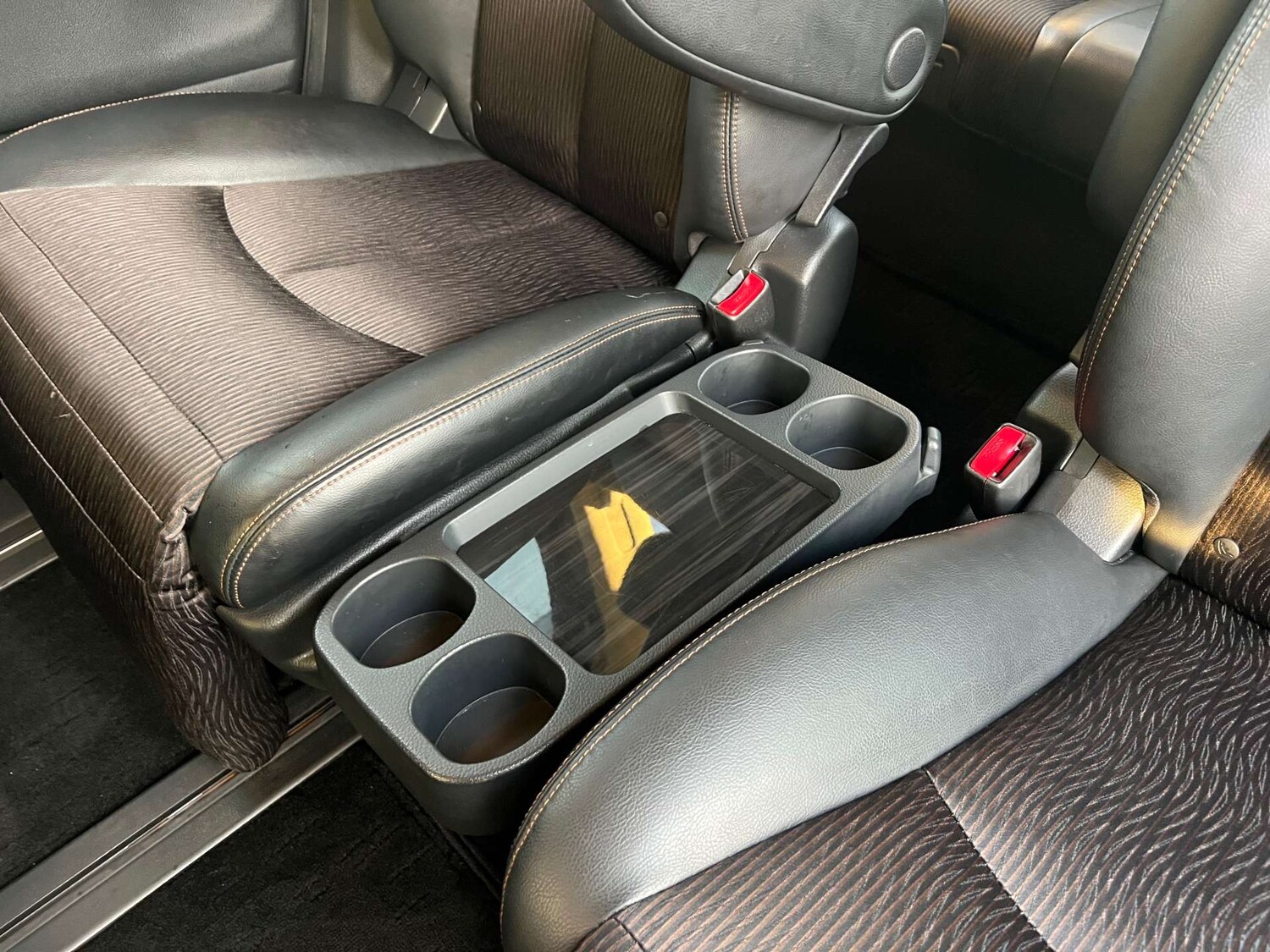 Used Nissan Elgrand 2014 for sale - 76830940: Photo 23