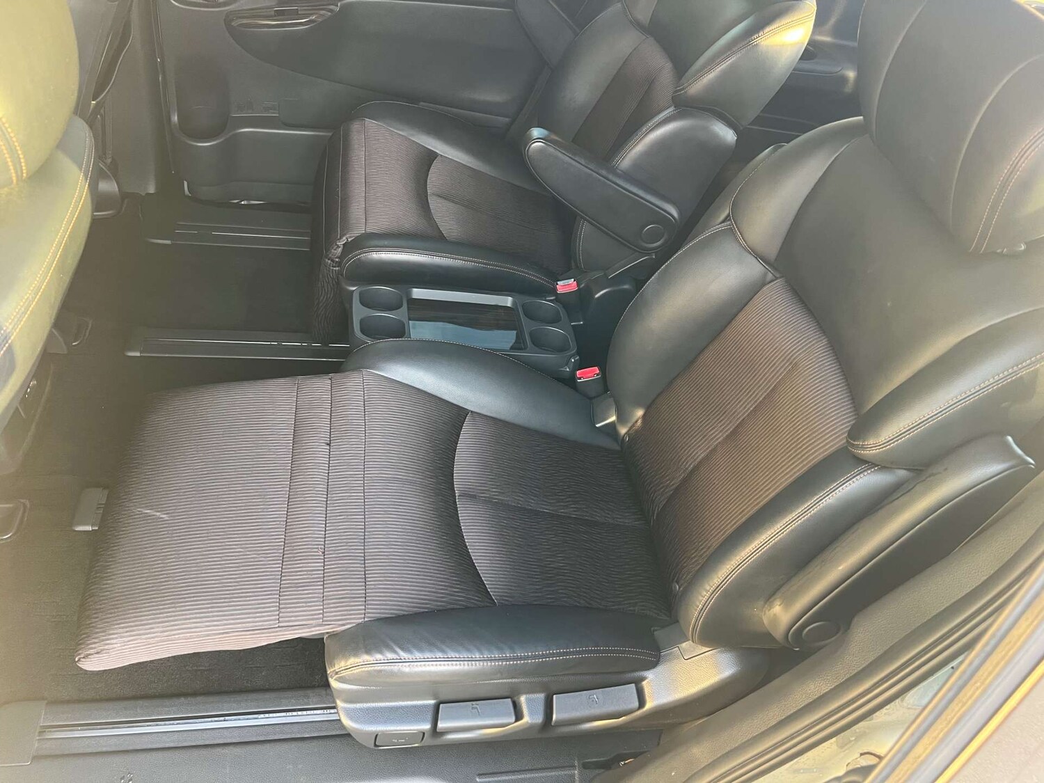 Used Nissan Elgrand 2014 for sale - 76830940: Photo 26