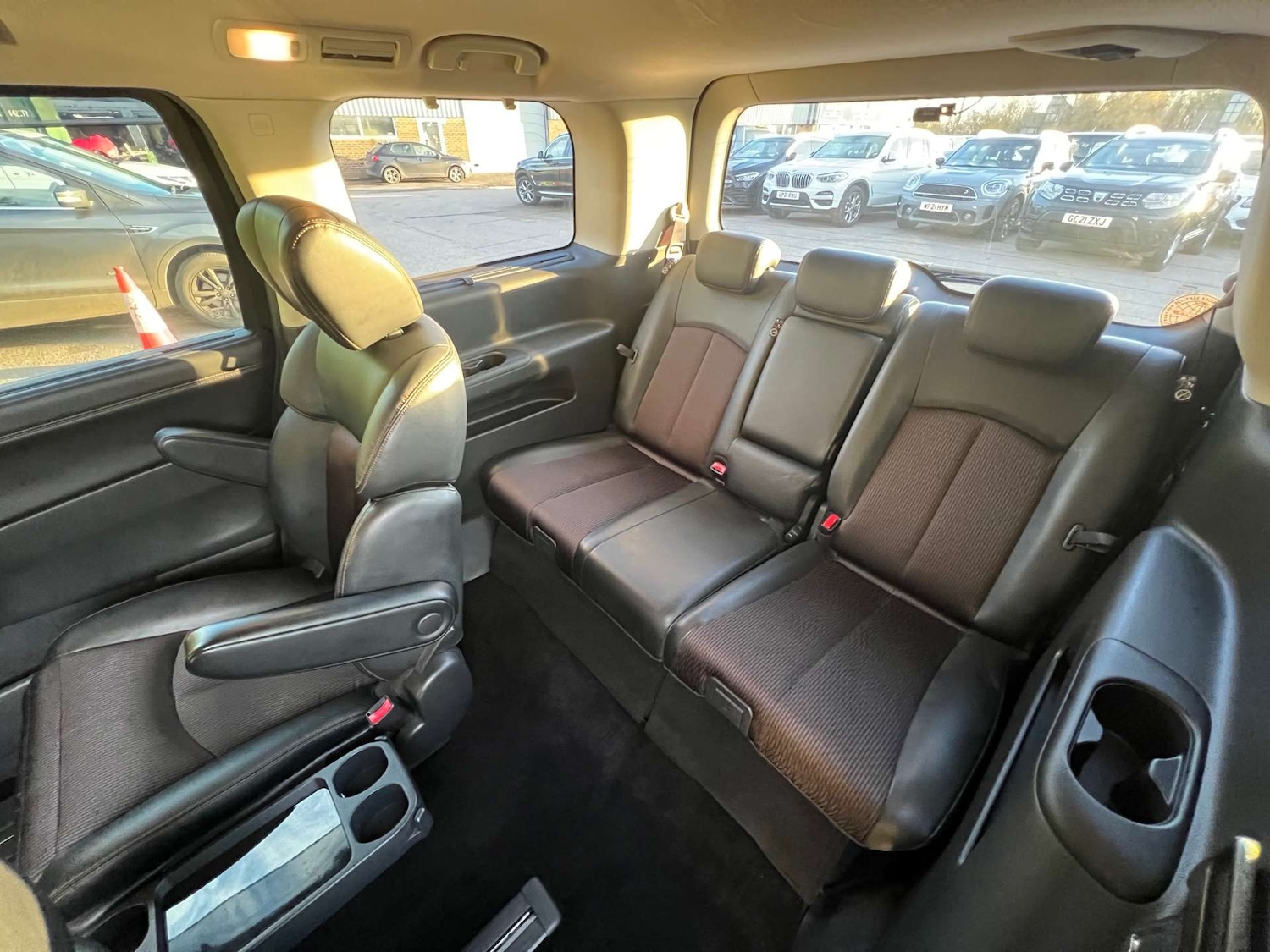 Used Nissan Elgrand 2014 for sale - 76830940: Photo 27