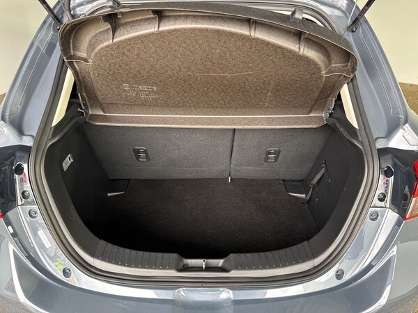 Used Mazda Mazda2 2023 for sale - 75702569: Photo 17