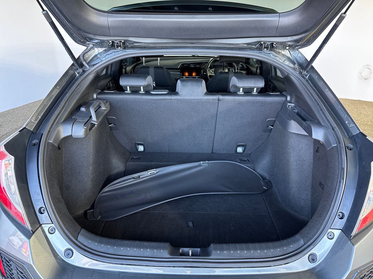 Used Honda Civic 2019 for sale - 76614864: Photo 17