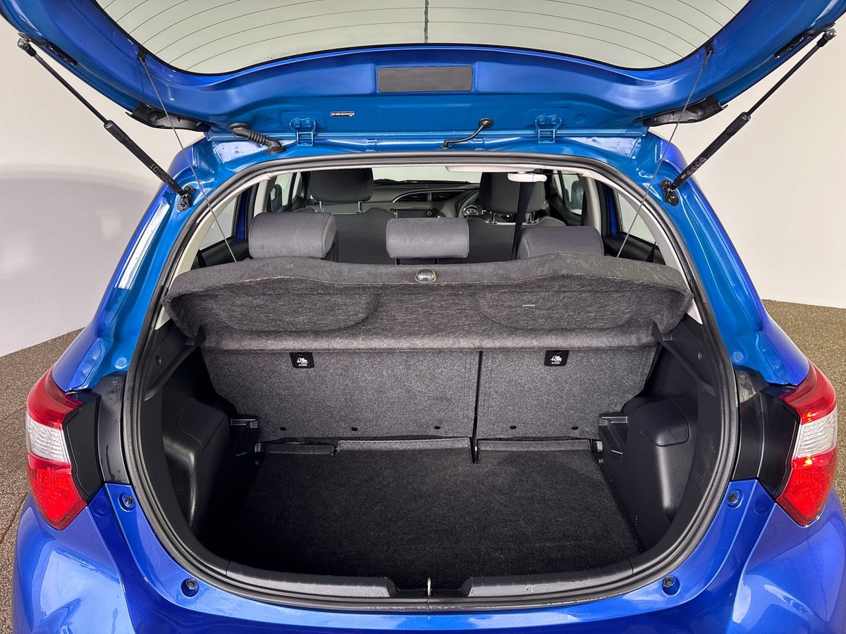 Used Toyota Yaris 2019 for sale - 76745366: Photo 17