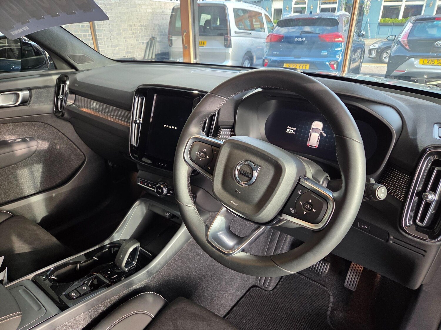 Used Volvo XC40 2024 for sale - 77496032: Photo 9