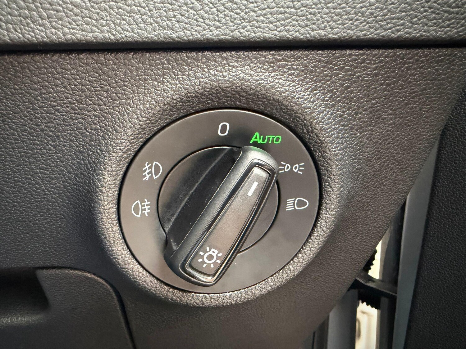 Used Skoda Karoq 2023 for sale - 77496833: Photo 15