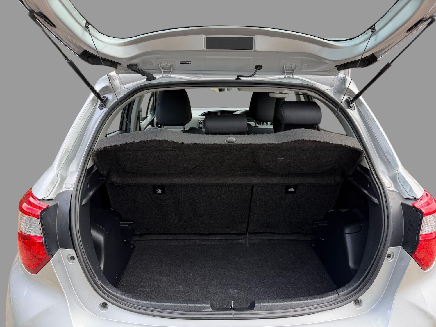 Used Toyota Yaris 2020 for sale - 77193110: Photo 27