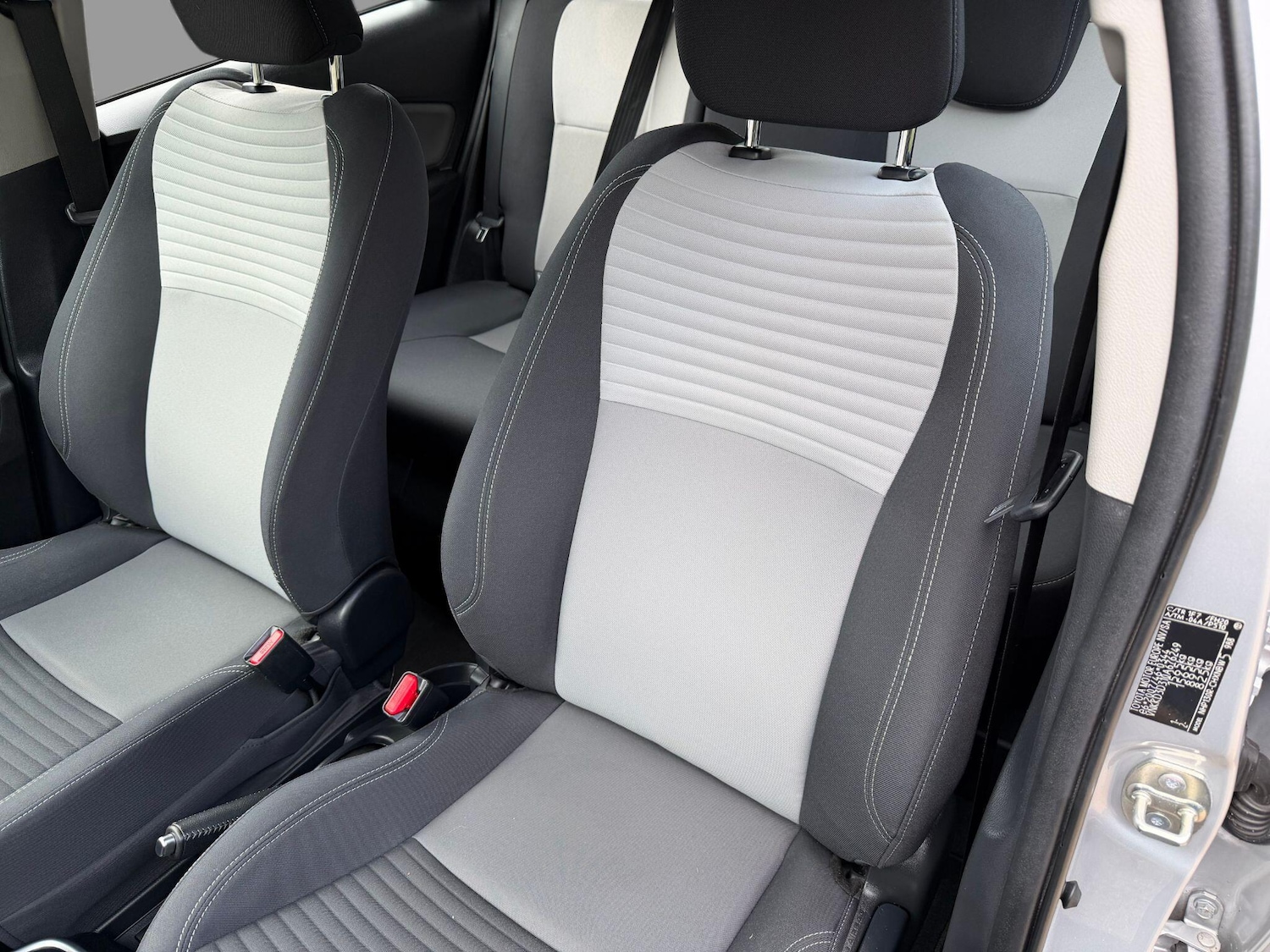 Used Toyota Yaris 2020 for sale - 77193110: Photo 28