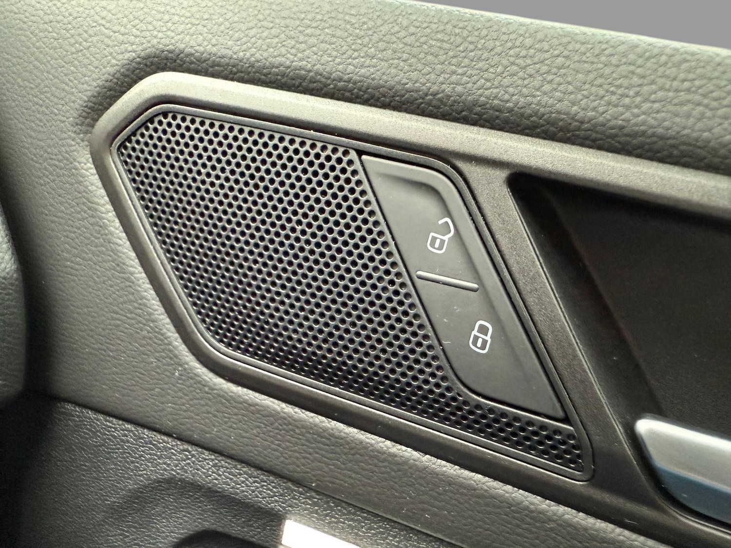 Used Volkswagen Tiguan 2023 for sale - 77193156: Photo 24