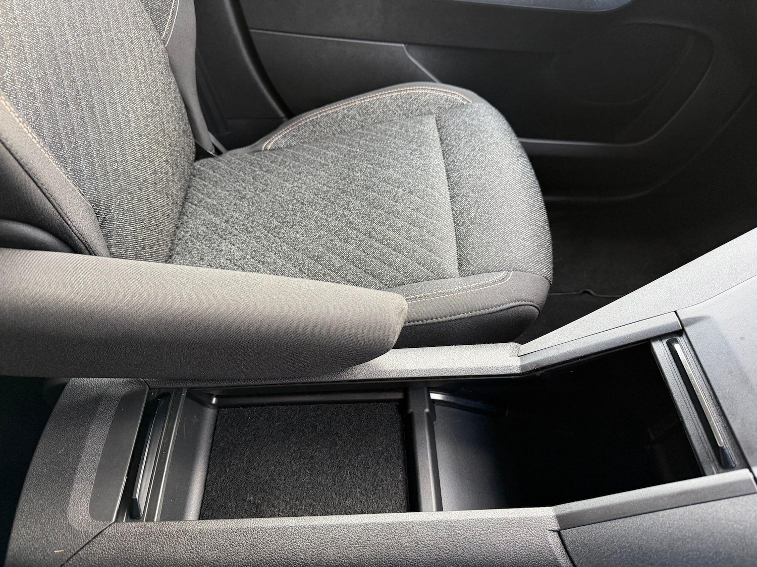 Used Peugeot Rifter 2025 for sale - 77193084: Photo 31