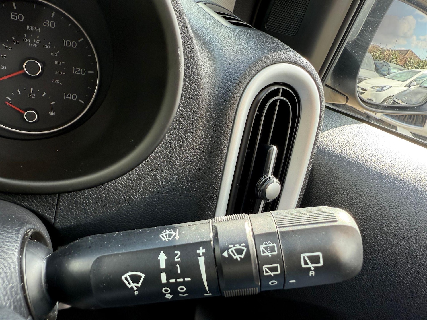 Used Kia Picanto 2023 for sale - 77193136: Photo 19