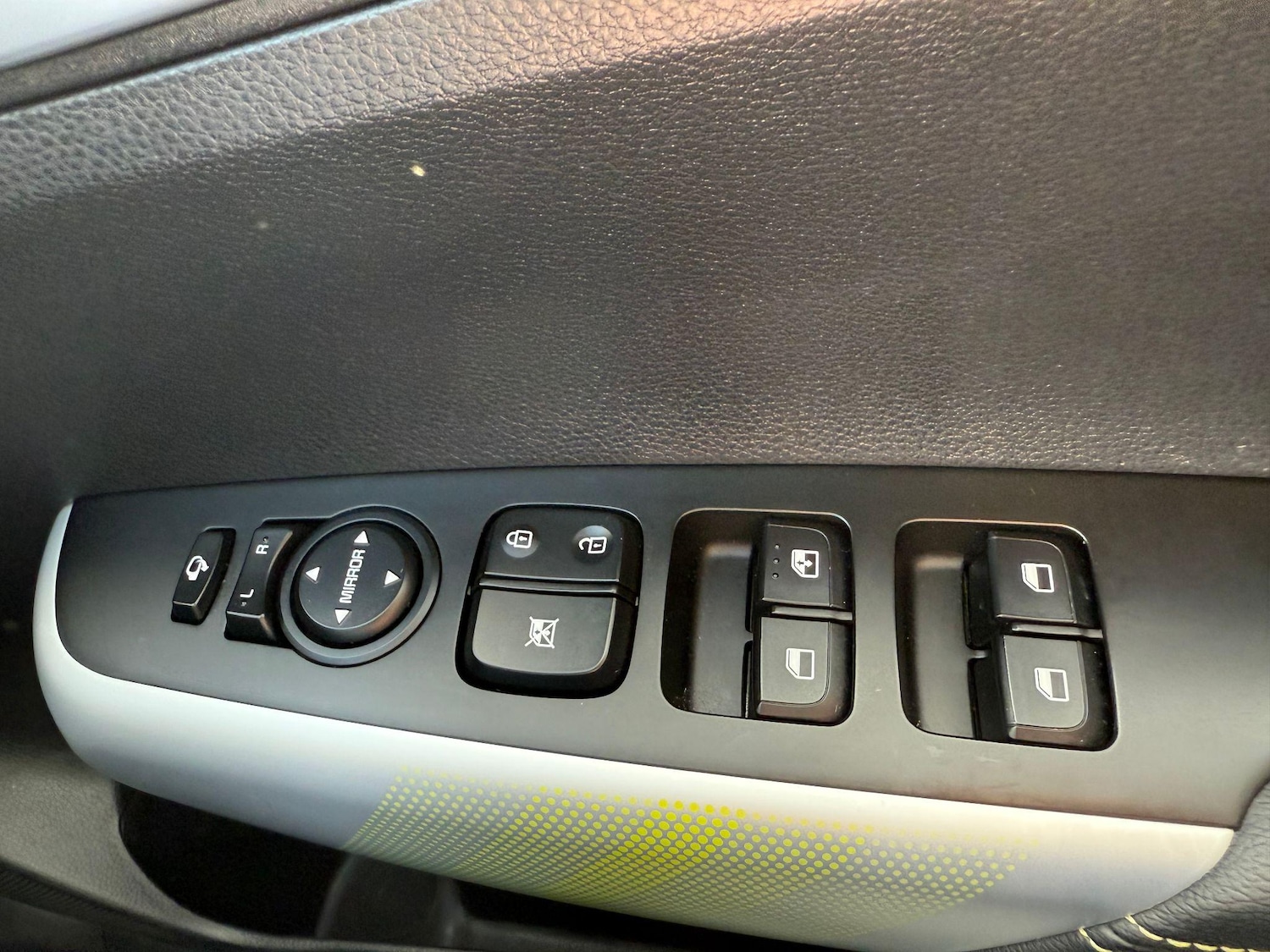 Used Kia Picanto 2023 for sale - 77193136: Photo 36