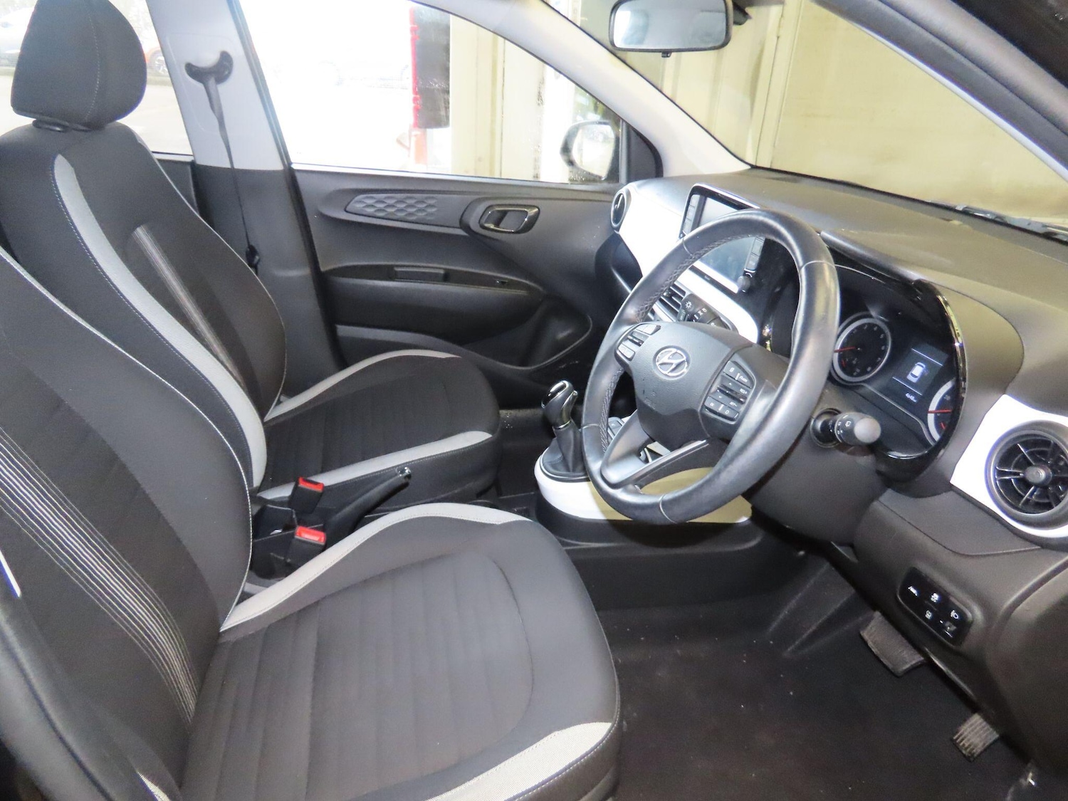 Used Hyundai i10 2023 for sale - 77784021: Photo 6